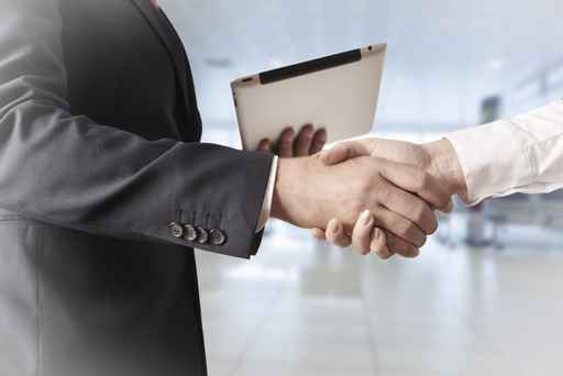 人民币对美元汇率中间价突破6.80创5年来新高 